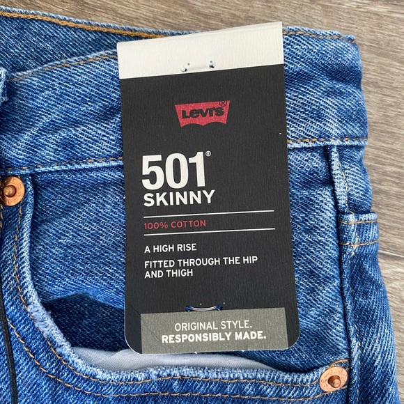 MSRP $108 NWT 24x32 High Rise Levi’s “501 Skinny” Jeans Destructed Medium Indigo - Picture 3 of 14